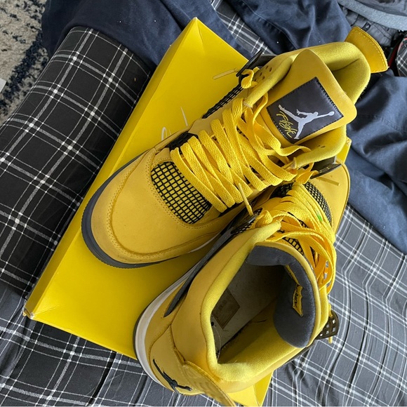 Jordan lightning 4s